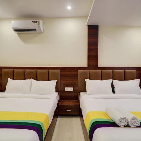 Hotel Dolphin- Fort Mumbai Exterior foto