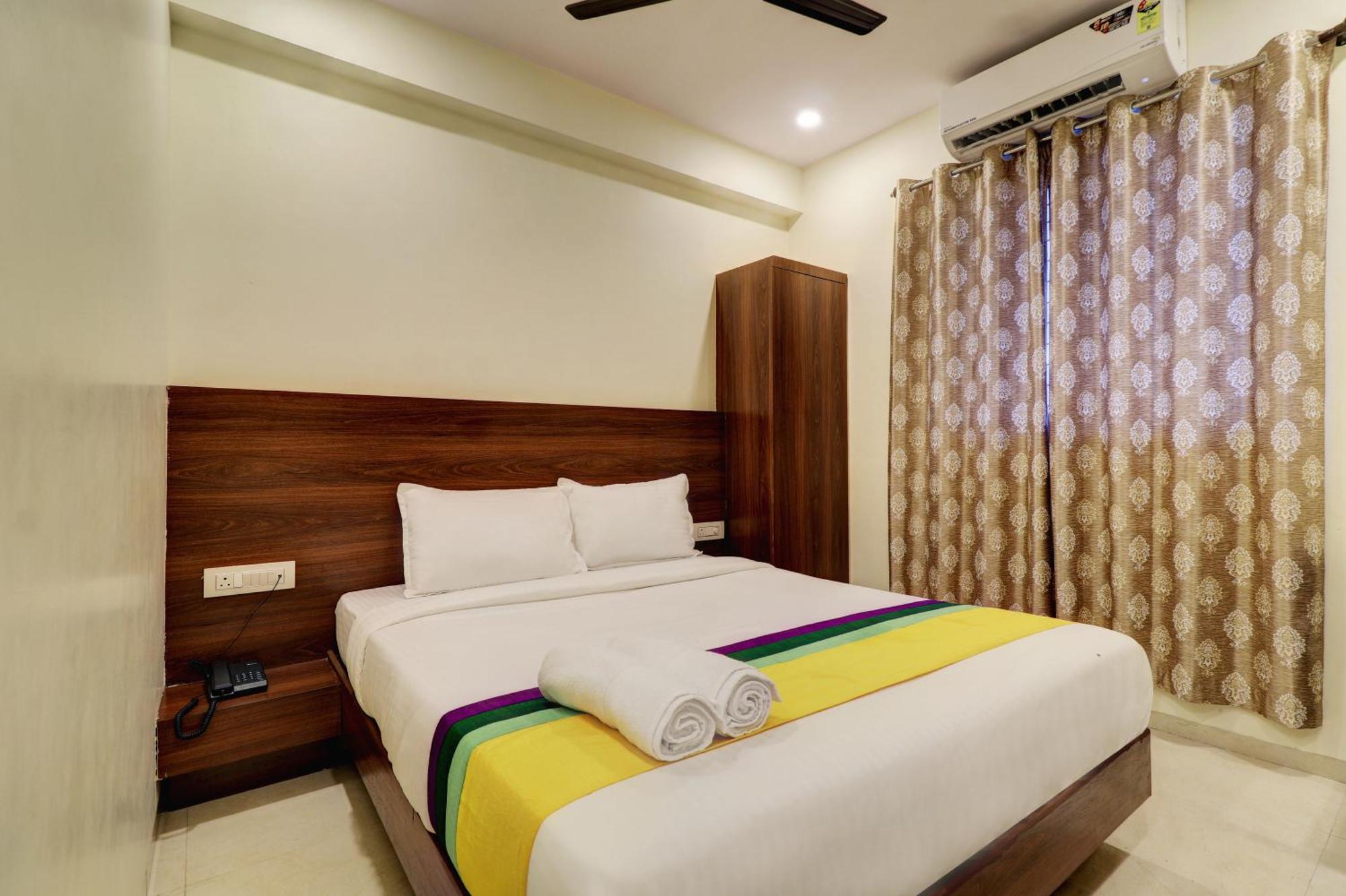 Hotel Dolphin- Fort Mumbai Exterior foto