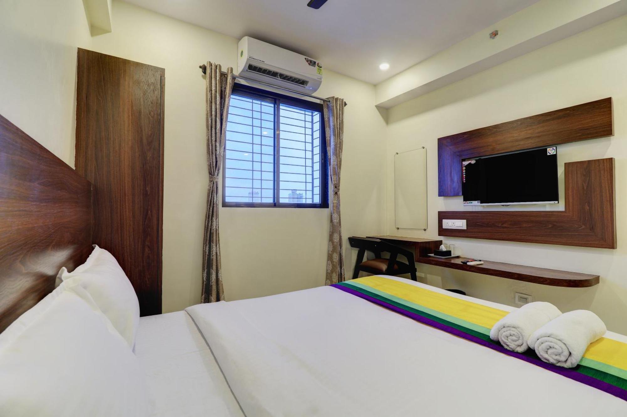 Hotel Dolphin- Fort Mumbai Exterior foto