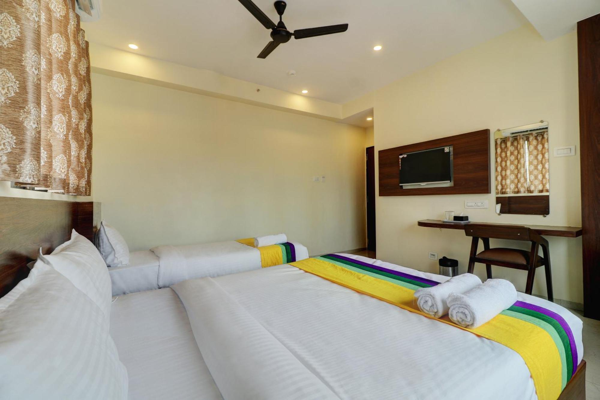Hotel Dolphin- Fort Mumbai Zimmer foto