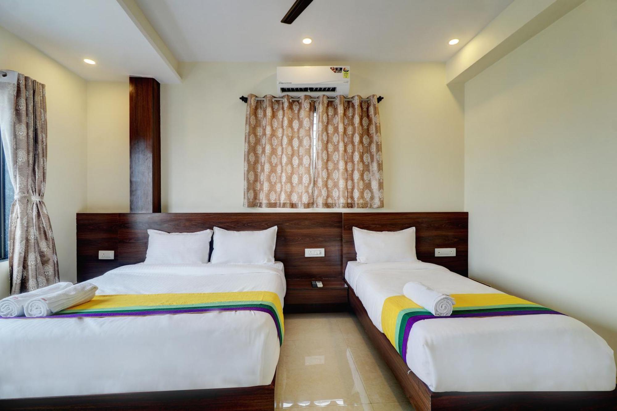 Hotel Dolphin- Fort Mumbai Exterior foto