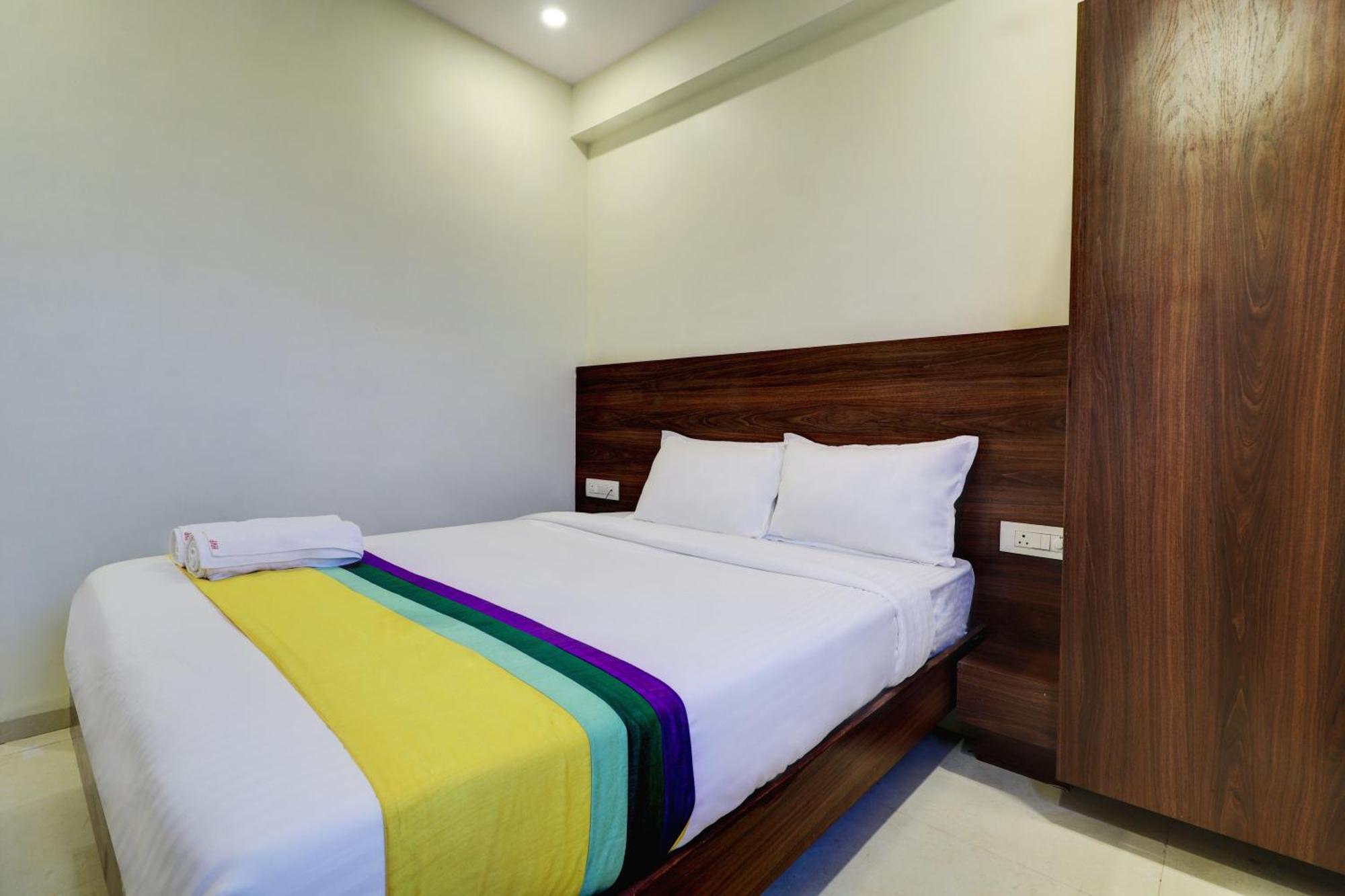 Hotel Dolphin- Fort Mumbai Zimmer foto